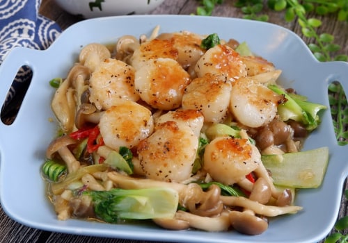 Scallop and Squid Stir Fry with Vegetables: A Delicious Recipe for Chinese Cuisine Enthusiasts